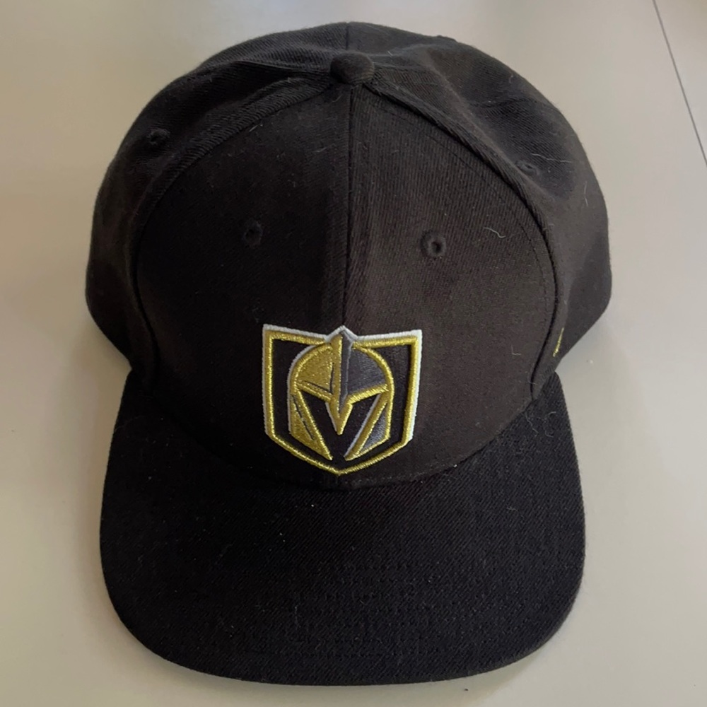 Men’s hat.